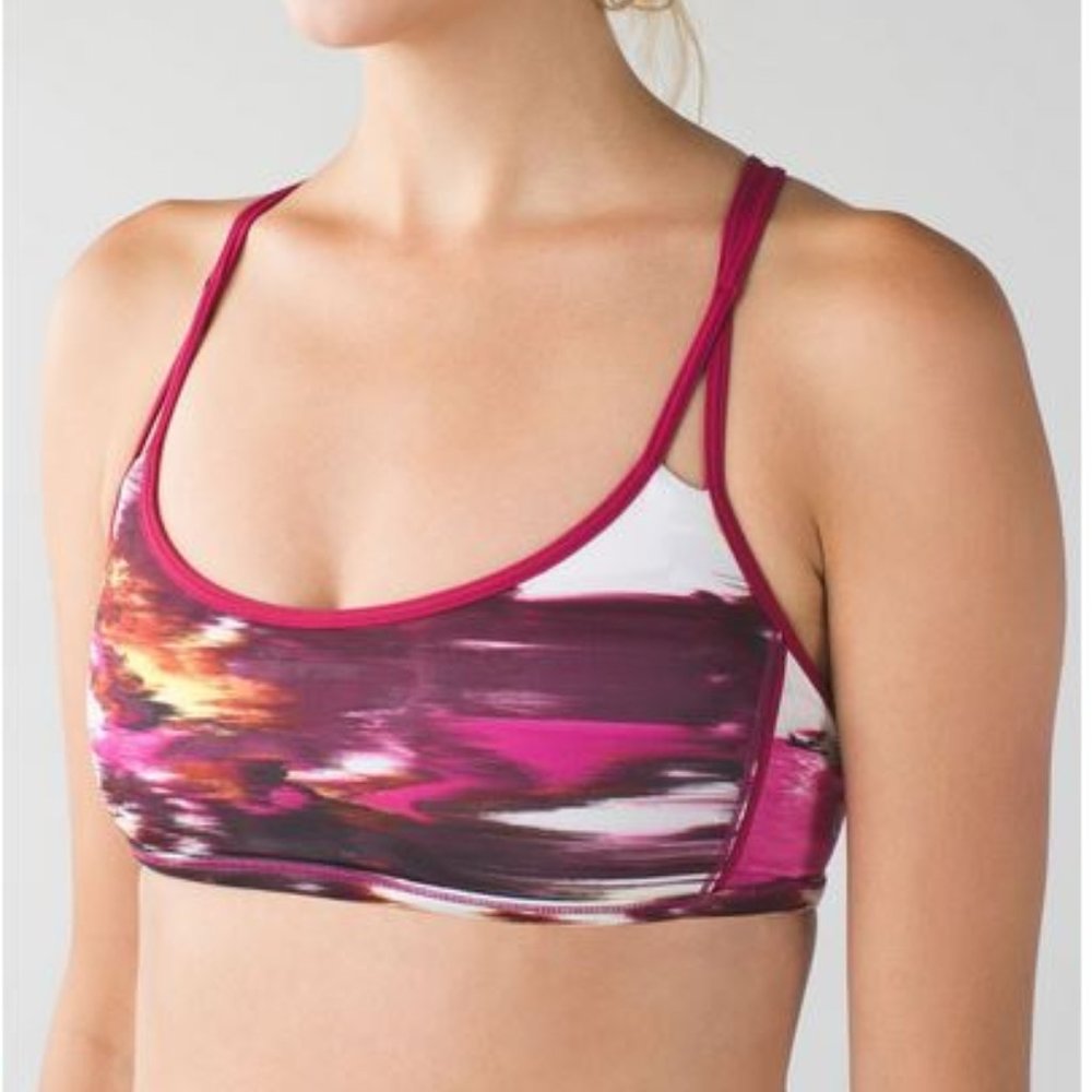 💥LULULEMON “lighten Up" Sports Bra - Size 8 - Picture 5 of 15